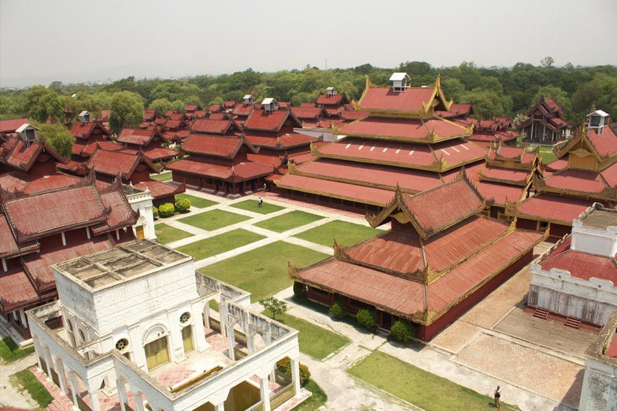 Chia sẻ kinh nghiệm du lịch bụi Myanmar 19 - Mandalay Royal Palace