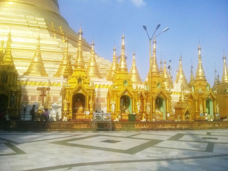 Chia sẻ kinh nghiệm du lịch bụi Myanmar 5 - chùa Shwedagon