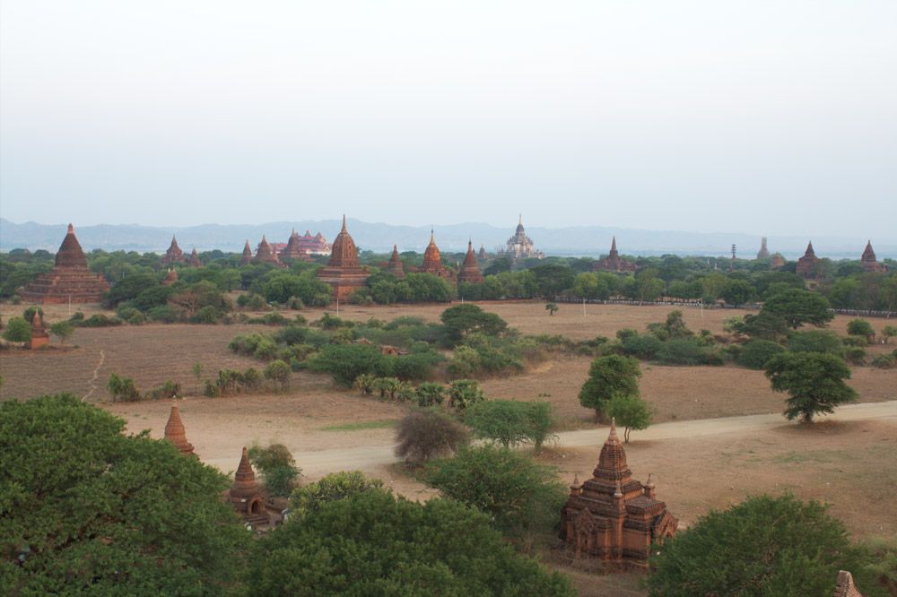 Chia sẻ kinh nghiệm du lịch bụi Myanmar 7 - Đền Shwesandaw