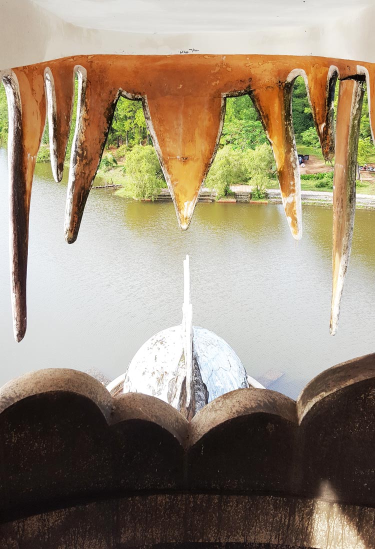 Công viên nước hồ Thủy Tiên - Đứng trên đầu con rồng nhìn xuống