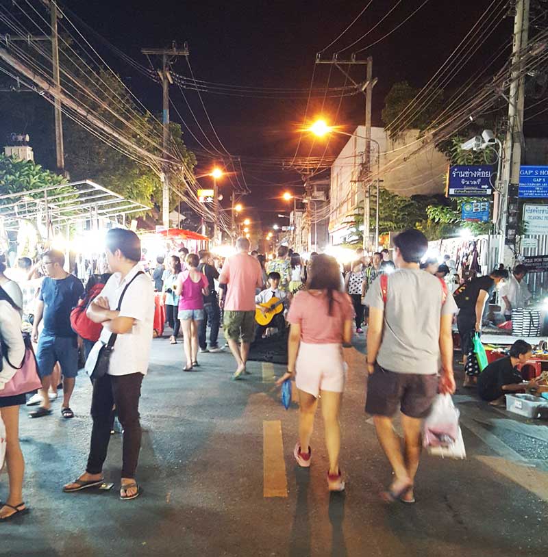 Kinh nghiệm du lịch bụi Thái Lan 18 - Sunday Market