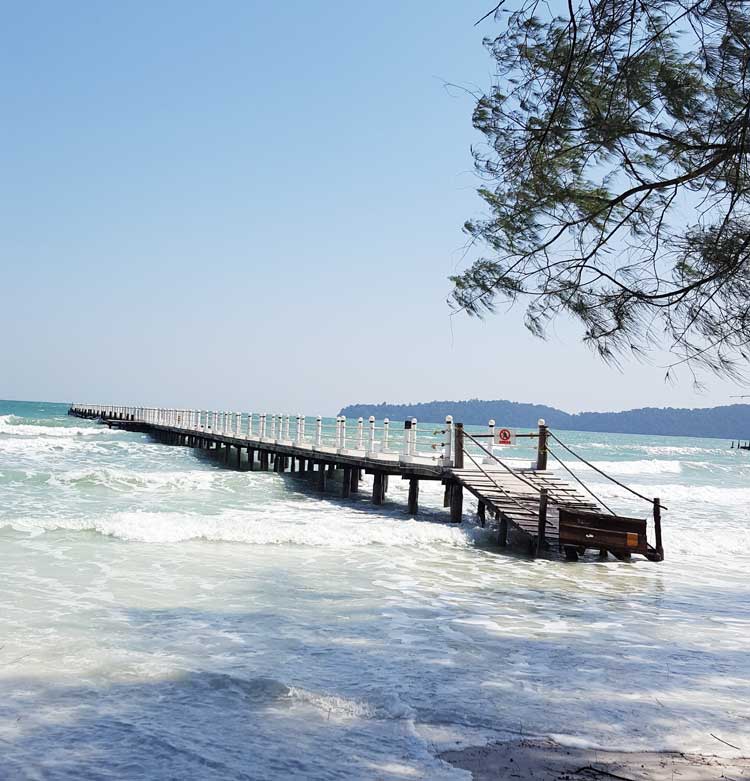 Chia sẻ kinh nghiệm du lịch bụi đảo Koh Rong Sanloem 24 - Cầu tàu ở bãi The Beach