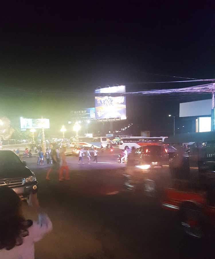 Chia sẻ kinh nghiệm du lịch bụi đảo Koh Rong Sanloem 26 - Sihanoukville về đêm