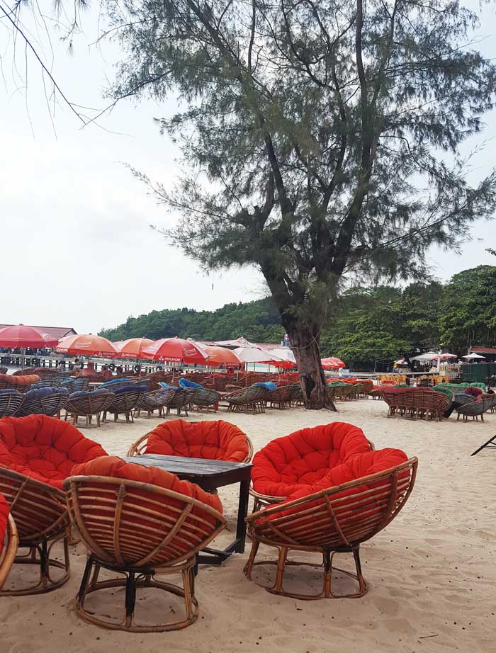 Chia sẻ kinh nghiệm du lịch bụi đảo Koh Rong Sanloem 6 - Bãi biển Chheuteal