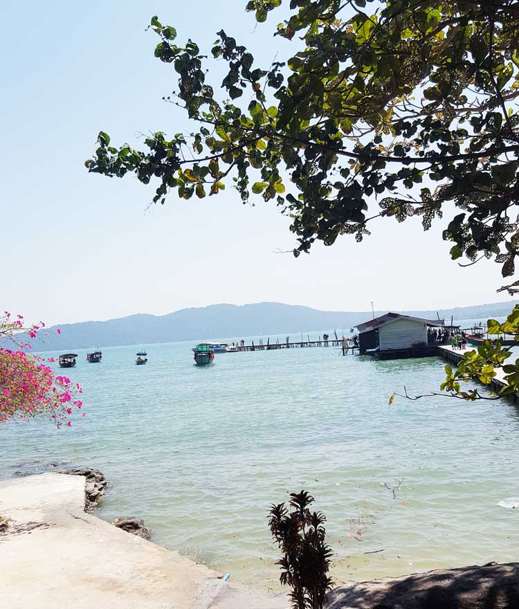 Chia sẻ kinh nghiệm du lịch bụi đảo Koh Rong Sanloem 9 - Bãi Freedom nhìn ra