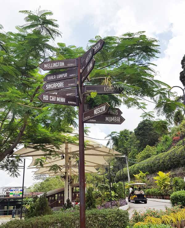 Chia sẻ kinh nghiệm du lịch bụi Penang Malaysia 21 - Penang Hill signs